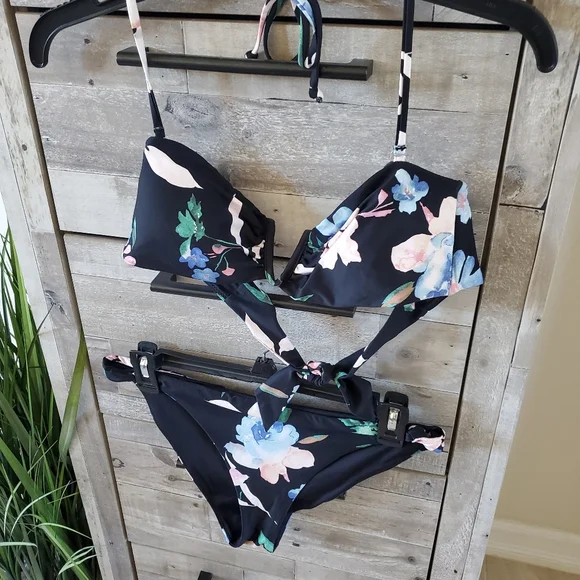 ***O'NEILL STRAPLESS BIKINI SET*** - Picture 1 of 2